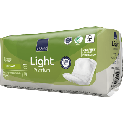 Μια πράσινο-λευκή συσκευασία ABENA Light Normal 2, Premium (12 τεμάχια) από την Abena Re-Seller GmbH, που ξεχωρίζει για τη διακριτική προστασία από διαρροές, την υψηλή απορροφητικότητα, τη φιλικότητα προς το δέρμα, την πιστοποίηση FSC και την απεικόνιση μιας επένδυσης.