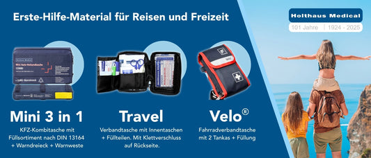 Werbegrafik von Holthaus Medical zum Thema „Erste-Hilfe-Material für Reisen und Freizeit“. Abgebildet sind drei verschiedene Erste-Hilfe-Taschen:

„Mini 3 in 1“ – eine Auto-Verbandtasche mit Füllsortiment nach DIN 13164, Warnweste und Warndreieck,

„Travel“ – eine kompakte Verbandtasche mit Innentaschen und Klettverschluss,

„Velo“ – eine Fahrrad-Verbandtasche mit zwei Tankas und Füllung.
Rechts im Bild ist eine Familie auf einer Klippe am Meer zu sehen. Ein Mädchen sitzt auf den Schultern eines Erwachsenen