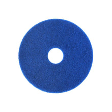 Το Arcora International GmbH Superpad Blau είναι ένα μπλε καθαριστικό pad για τον βασικό καθαρισμό ή τον περιοδικό καθαρισμό σε ευαίσθητα δάπεδα με μηχανές καθαρισμού, με τραχιά υφή και κεντρική τρύπα, απεικονισμένο σε λευκό φόντο.