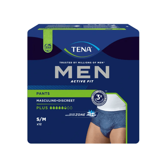Τα εσώρουχα ακράτειας TENA Men Active Fit Pants Plus, που διατίθενται από την TENA – Essity Deutschland GmbH, έχουν σκούρο μπλε συσκευασία με πράσινες πινελιές, οι οποίες υπογραμμίζουν το ανδρικό και διακριτικό σχεδιασμό τους. Προβάλλουν την «τριπλή προστασία» και την «αυξημένη απορροφητικότητα» για την αποτελεσματική αντιμετώπιση της ακράτειας ούρων, ενώ η συσκευασία περιέχει 12 εσώρουχα σε μέγεθος S/M.