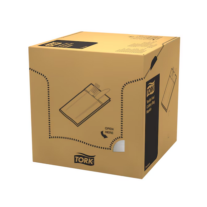 Σε ένα μεγάλο, καφέ κουτί, το λογότυπο και η μάρκα της TORK – Essity Professional Hygiene Germany GmbH είναι εμφανώς ορατά, καθώς και γραφικά και οδηγίες για το άνοιγμα. Είναι σχεδιασμένο για την έκδοση πετσετών ή χαρτοπετσετών και είναι συμβατό με την Tork 13662 Tork Soft Guten Appetit Bestecktasche. Είναι η ιδανική επιλογή για πολυχρηστική χρήση σε οποιοδήποτε περιβάλλον.