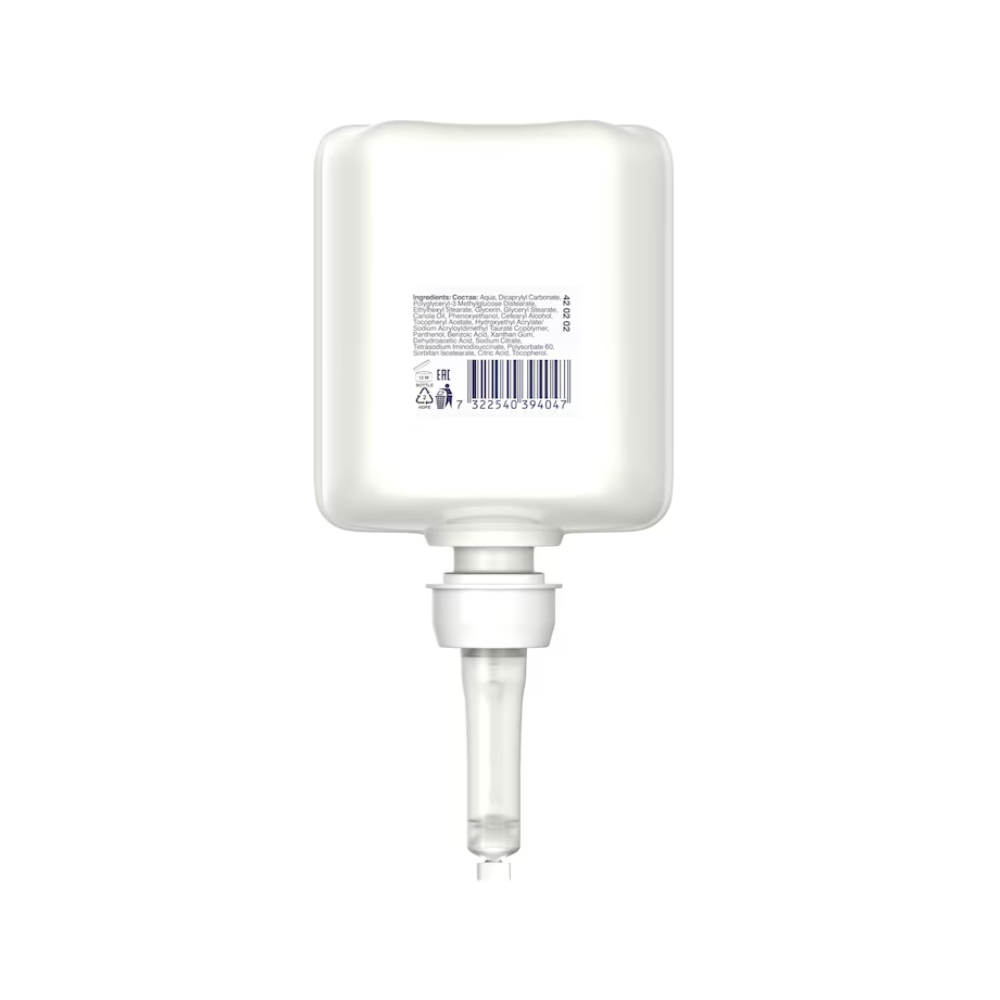 Απεικονίζεται ένας λευκός ορθογώνιος δοχείο με ακροφύσιο βάσης, στον οποίο φαίνονται κείμενο και γραμμωτός κωδικός. Αυτό το Tork 420202 Ευαίσθητη Ενυδατική Απολύμανση Χεριών Premium από την TORK – Essity Professional Hygiene Germany GmbH είναι ιδανικό για τη διανομή ενυδατικού απολυμαντικού χεριών και καταπολεμά αποτελεσματικά τους παθογόνους μικροοργανισμούς.