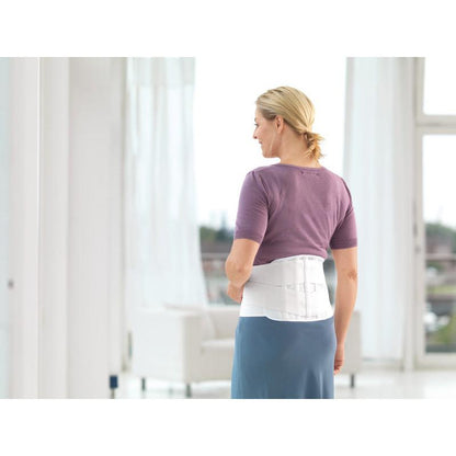 Actimove Lumbar Sacral Support Comfort, Ορθωτικό, λευκό – σε χρήση
