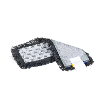 Η Vileda Professional UltraSpeed Pro r-MicroSpeed Max Mop της Vileda GmbH διαθέτει μια μαύρο-γκρι 4D καθαριστική δομή με υφές επιφάνειες και κρόσσια, που επιτρέπουν τη χρήση και από τις δύο πλευρές. Η υψηλής ποιότητας κατασκευή από μικροΐνες βελούδου εξασφαλίζει αντοχή και είναι σχεδιασμένη για εύκολη τοποθέτηση σε λαβή σφουγγαρίστρας.