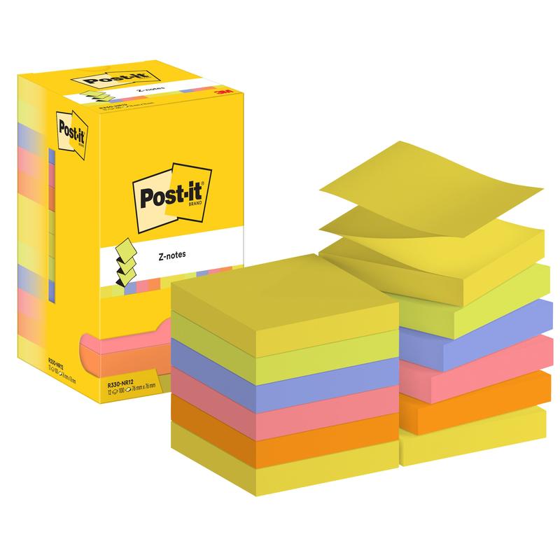 Ένα κουτί Post-it® Super Sticky Z-Notes της 3M Deutschland GmbH (76 mm x 127 mm, 100 φύλλα/μπλοκ, χάρτινη συσκευασία, 100% PEFC) εμφανίζεται δίπλα σε στοίβες τετραγωνικών σημειώσεων σε κίτρινο, μπλε, πορτοκαλί, ροζ και μοβ, με ένα κίτρινο φύλλο να ανασηκώνεται.